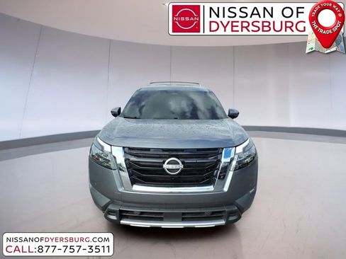 Used 2025 Nissan Pathfinder SL AWD/4WD image 8
