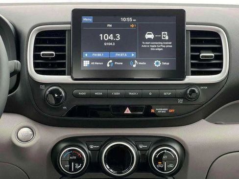 New 2025 Hyundai Venue SEL FWD image 19