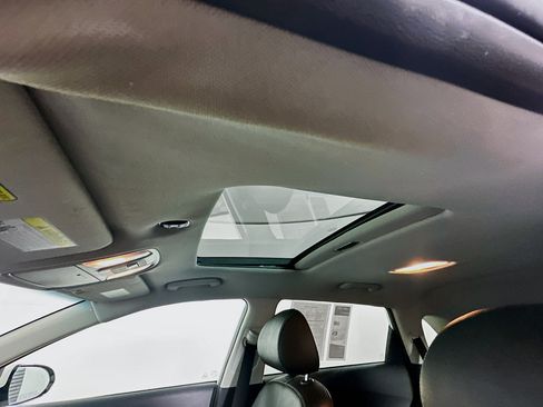 Used 2022 Kia Niro EX image 25