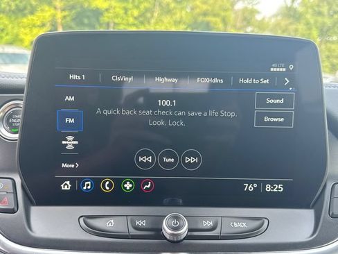 Used 2025 Chevrolet Blazer LT FWD image 18