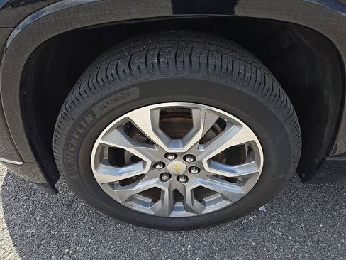 Used 2019 Chevrolet Traverse Premier w/ Driver Confidence II Package FWD image 12