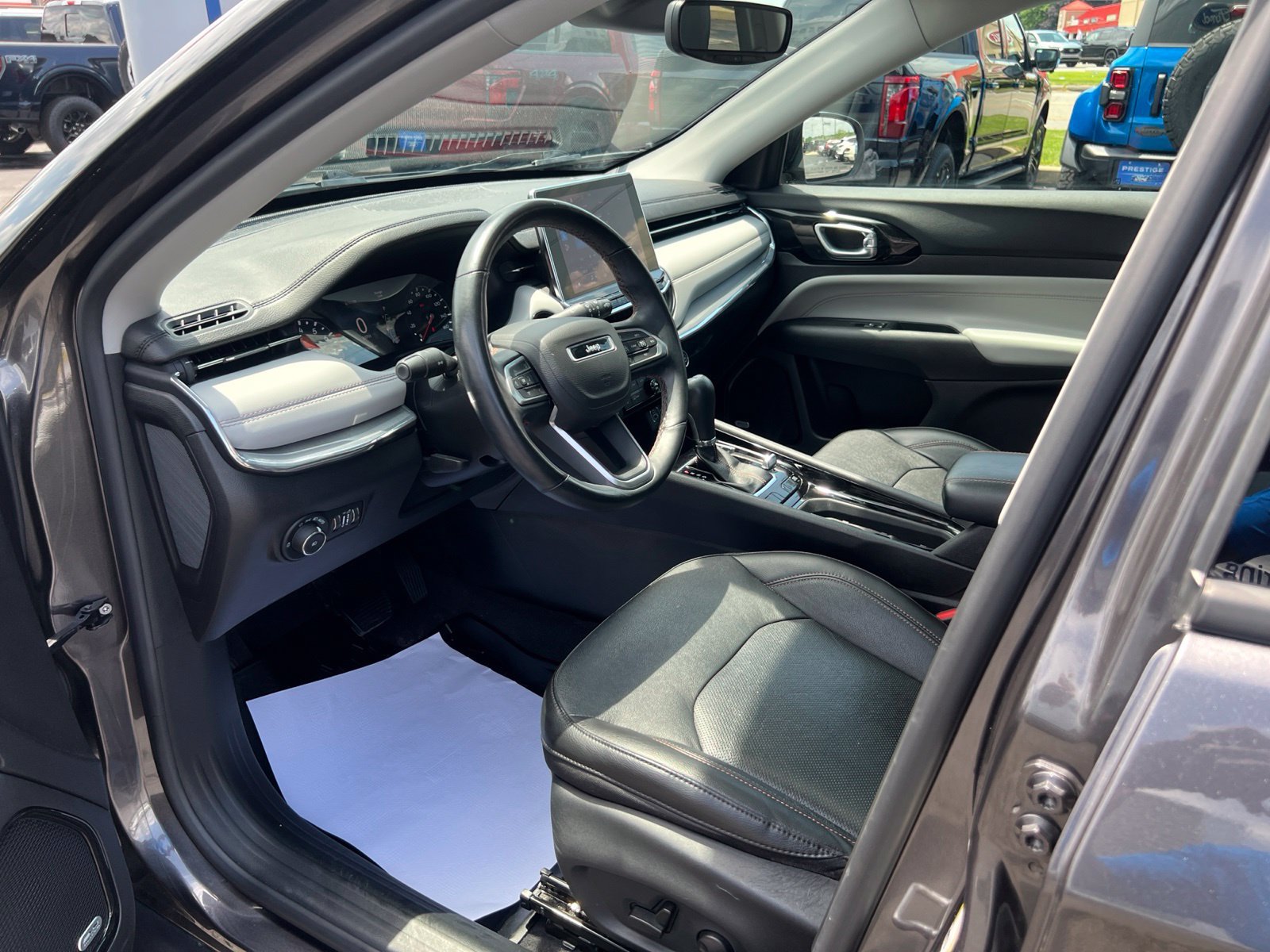 Used 2022 Jeep Compass Limited w/ Sun and Sound Group AWD/4WD image 24