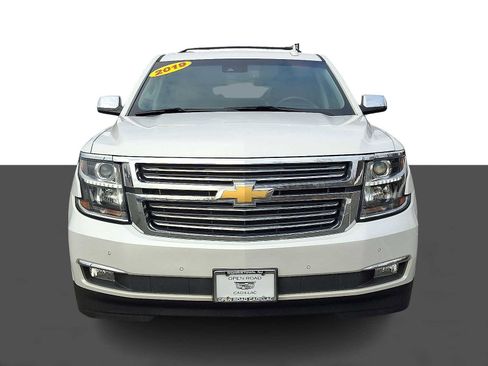 Used 2019 Chevrolet Suburban Premier w/ Premier Plus Edition image 2