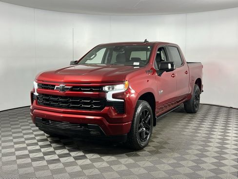 Used 2025 Chevrolet Silverado 1500 RST w/ Convenience Package II image 3
