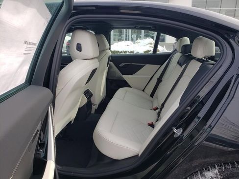 New 2026 BMW 530i xDrive w/ M Sport Package AWD/4WD image 7