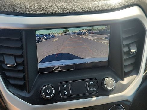 Used 2021 GMC Acadia SLE w/ Driver Convenience Package FWD image 5