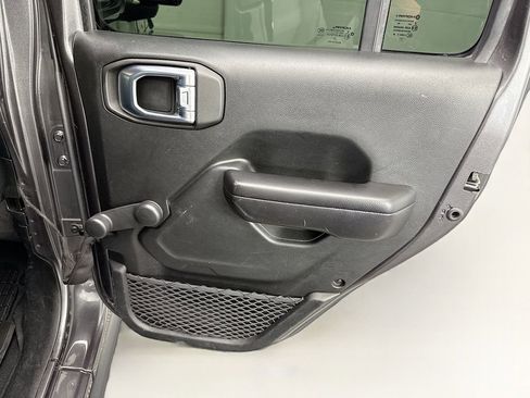 Used 2021 Jeep Gladiator Sport image 25