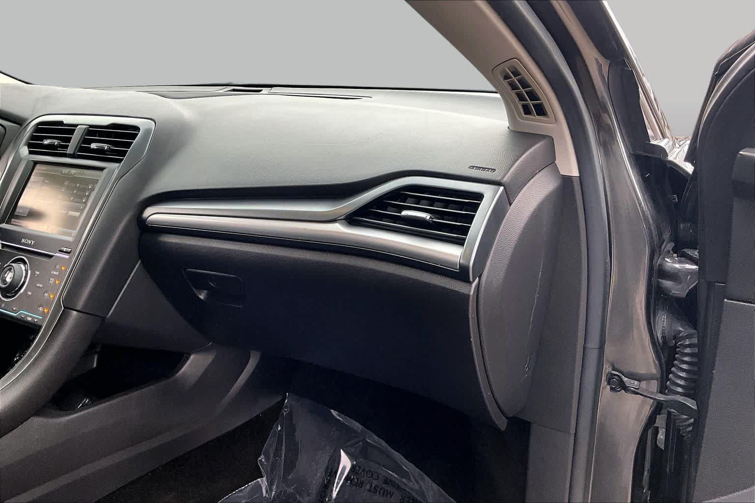 Used 2015 Ford Fusion Titanium FWD image 19