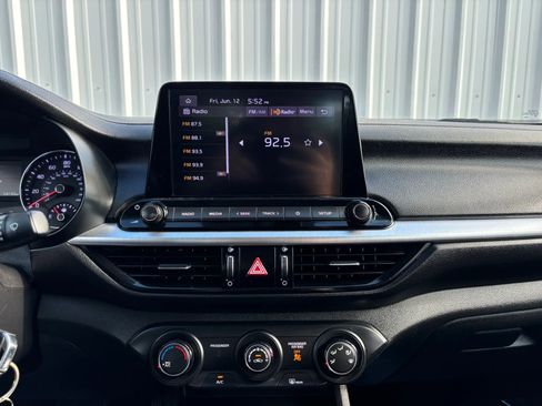 Used 2022 Kia Forte LXS w/ LXS Technology Package FWD image 28