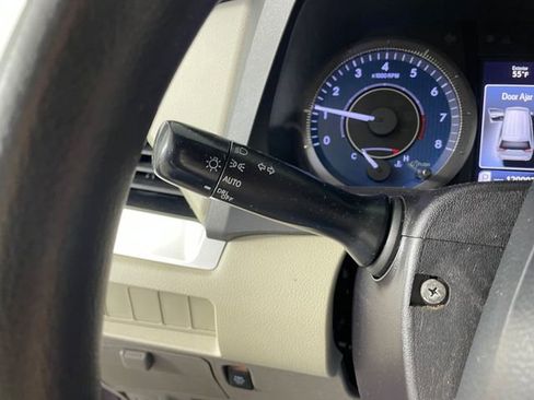 Used 2018 Toyota Sienna LE FWD image 13