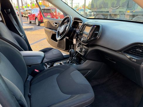 Used 2016 Jeep Cherokee Latitude image 13
