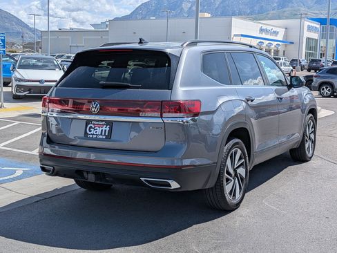 Used 2024 Volkswagen Atlas SE AWD/4WD image 3