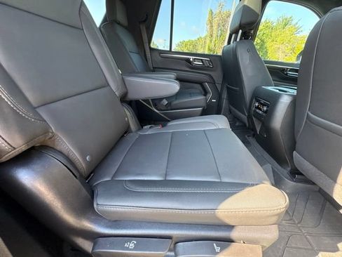 Used 2025 Chevrolet Tahoe Z71 w/ Comfort Package AWD/4WD image 6