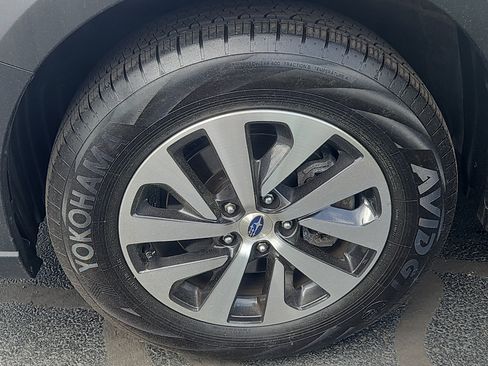 Certified 2025 Subaru Outback Premium AWD/4WD image 4