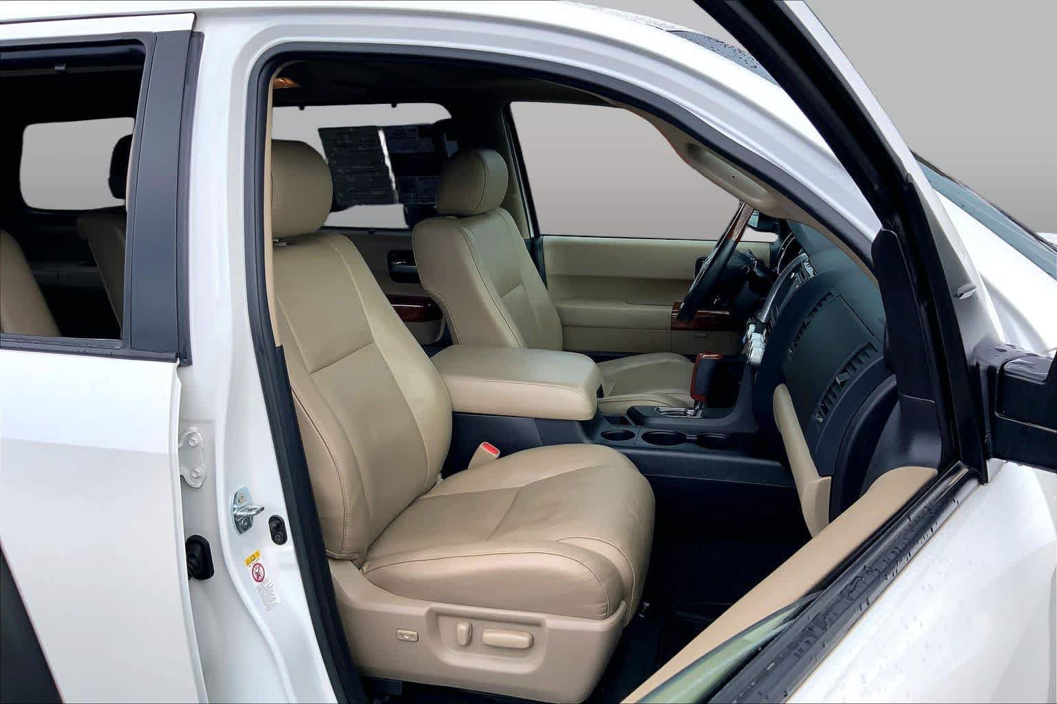 Used 2018 Toyota Sequoia Platinum AWD/4WD image 9
