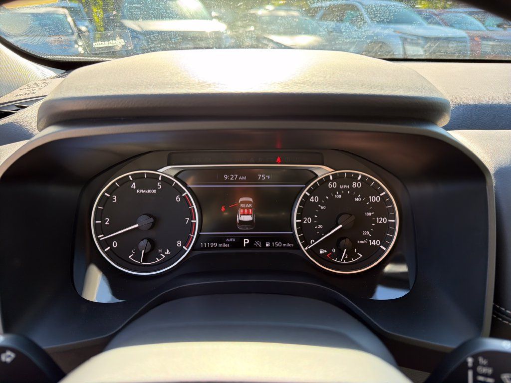 Used 2025 Nissan Rogue S AWD/4WD image 22