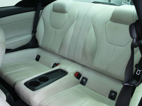 Used 2019 INFINITI Q60 3.0t Luxe w/ Essential Package image 9