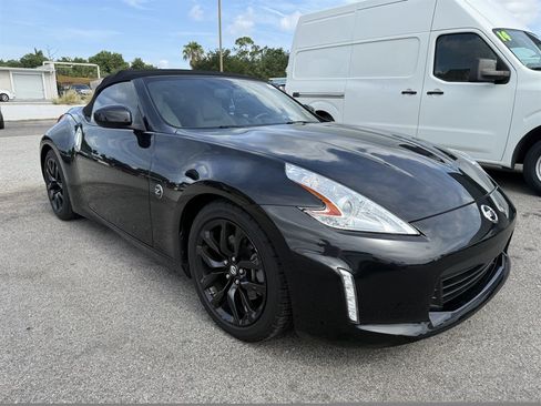 Used 2017 Nissan 370Z Touring RWD image 1