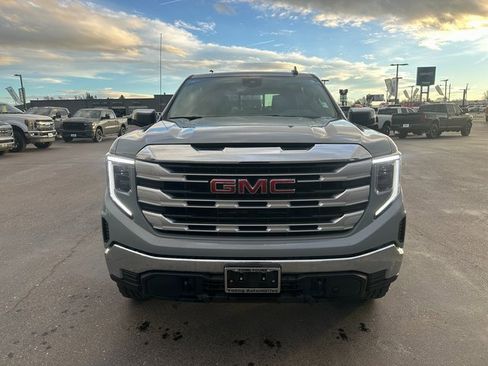 Used 2024 GMC Sierra 1500 SLE w/ Preferred Package image 9