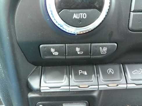 Used 2021 GMC Sierra 1500 AT4 w/ AT4 Value Package AWD/4WD image 29