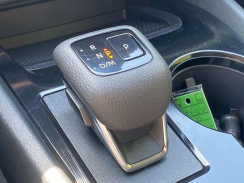 Used 2023 Nissan Rogue S image 27