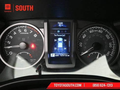 Used 2020 Toyota Tacoma TRD Off-Road AWD/4WD image 21