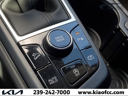 Used 2025 Kia Sportage LX FWD image 27