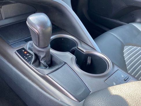 Used 2023 Toyota Camry SE image 10