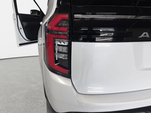 New 2026 Nissan Armada Platinum AWD/4WD image 33
