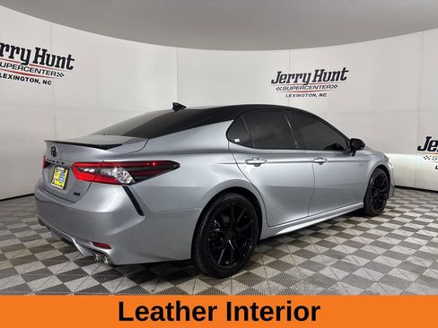 Used 2023 Toyota Camry XSE FWD image 5