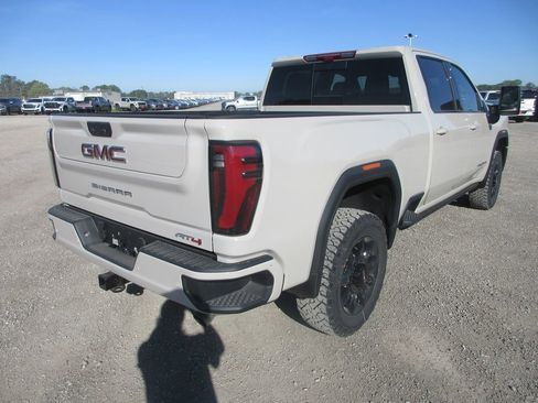New 2026 GMC Sierra 2500 AT4 w/ AT4 Premium Plus Package AWD/4WD image 4