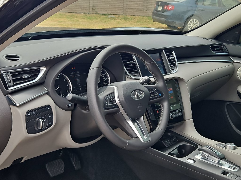 Used 2023 INFINITI QX50 Luxe FWD image 13