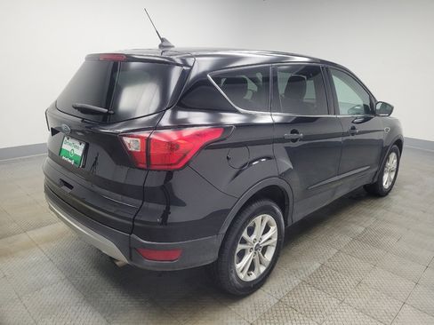 Used 2019 Ford Escape SE image 9