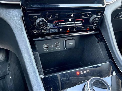Used 2021 Jeep Grand Cherokee L Limited RWD image 15