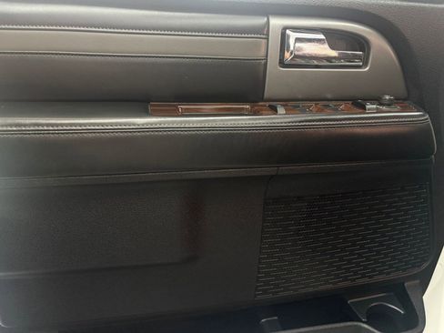 Used 2016 Ford Expedition Platinum image 12
