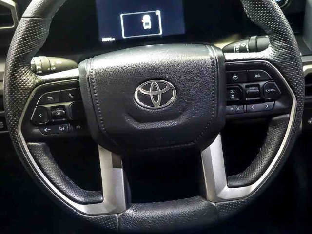 Used 2024 Toyota Tacoma SR5 AWD/4WD image 18