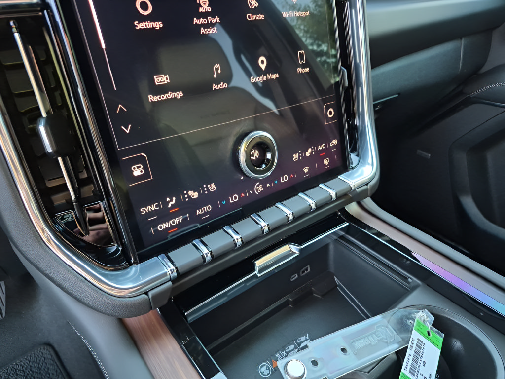 New 2026 GMC Yukon Denali w/ Denali Reserve Package AWD/4WD image 24