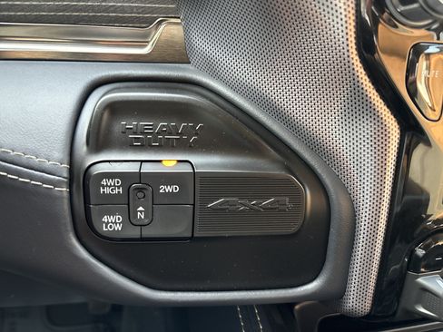 Used 2022 RAM 3500 Limited AWD/4WD image 32