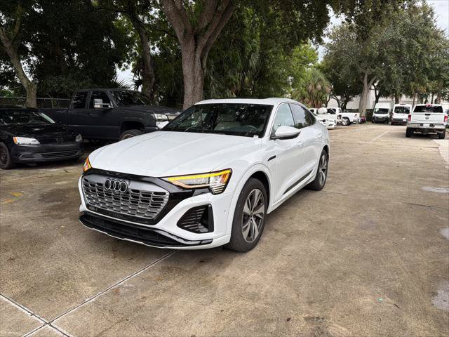 Used 2024 Audi Q8 e-tron Premium Plus w/ Premium Plus Package AWD/4WD image 2