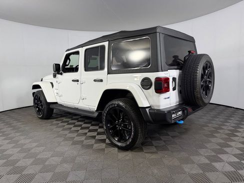 Used 2023 Jeep Wrangler Unlimited Sahara AWD/4WD image 11