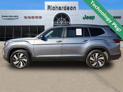 Used 2025 Volkswagen Atlas SE image 3