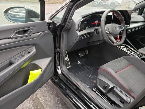 New 2026 Volkswagen GTI SE FWD image 6