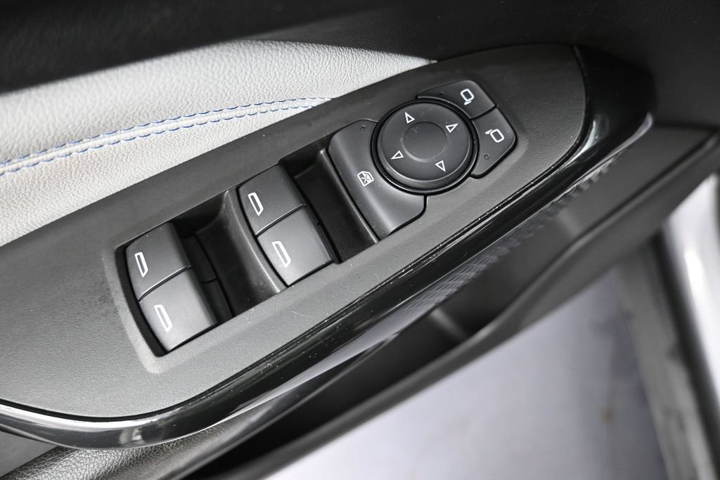 Used 2025 Chevrolet Trax LT FWD image 29