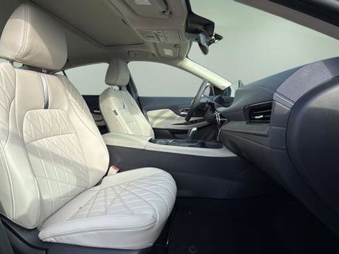 New 2026 Nissan Sentra SL FWD image 11