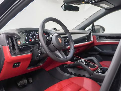 Used 2026 Porsche Cayenne Coupe AWD/4WD image 4