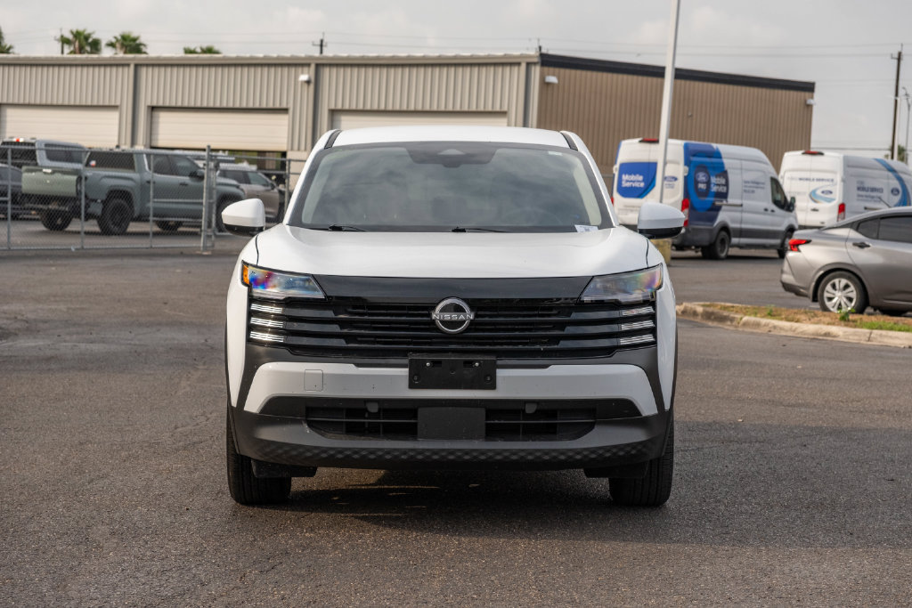 Used 2025 Nissan Kicks SV FWD image 2