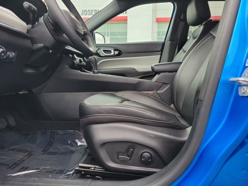 Used 2024 Jeep Compass Limited image 16