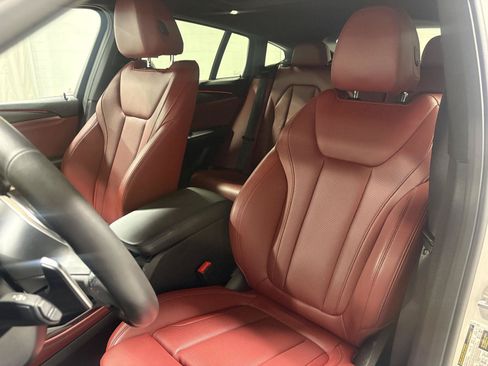 Used 2023 BMW X4 xDrive30i w/ M Sport Package AWD/4WD image 2