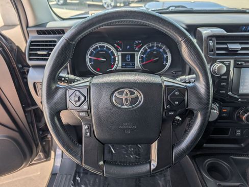 Used 2018 Toyota 4Runner TRD Off-Road Premium AWD/4WD image 16