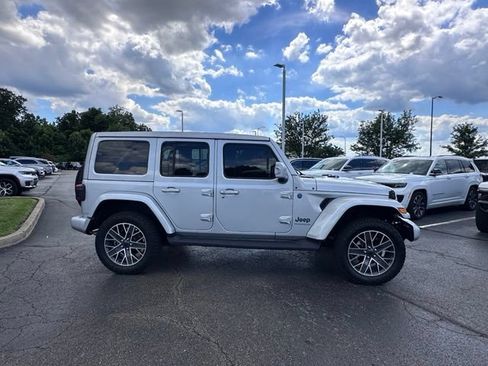 Used 2024 Jeep Wrangler High Altitude AWD/4WD image 13
